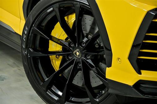 2019 Lamborghini Urus -STARLIGHT HEADLINER-CUSTOM AUDIO