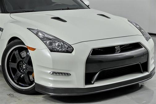 2014 Nissan GT-R Black Edition