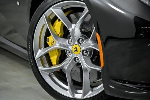 Nero Daytona Metallic 2018 Ferrari GTC4Lusso T