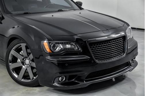 2012 Chrysler 300 SRT8