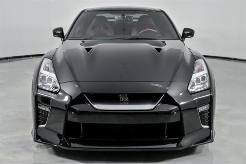 2023 Nissan GT-R Premium Dual-clutch 6-Speed Transmission