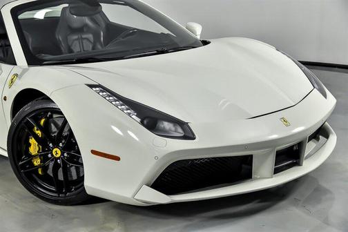 2018 Ferrari 488 Spider Base