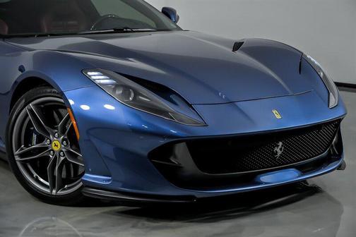 Blu Mirabeau Metallic 2019 Ferrari 812 Superfast Base