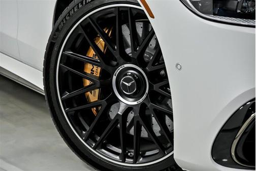 MANUFAKTUR Moonlight White Metallic 2024 Mercedes-Benz AMG S 63 E 4MATIC