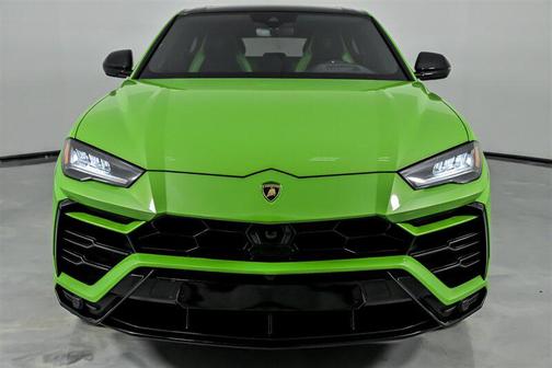 2021 Lamborghini Urus Pearl Capsule