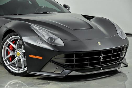 Nero 2014 Ferrari F12berlinetta Base