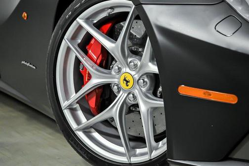 Nero 2014 Ferrari F12berlinetta Base