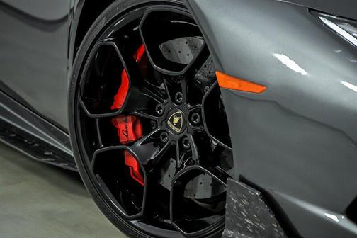 Grigio Lynx Metallic 2016 Lamborghini Huracan LP610-4S