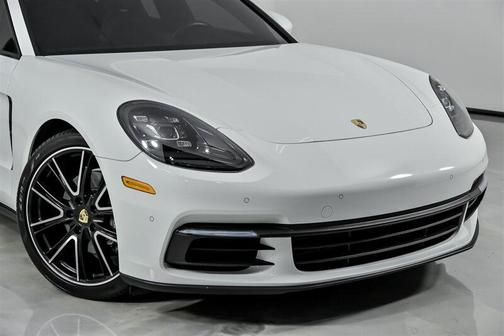 2018 Porsche Panamera 4