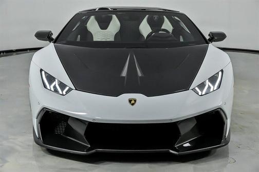 White 2018 Lamborghini Huracan LP580-2S