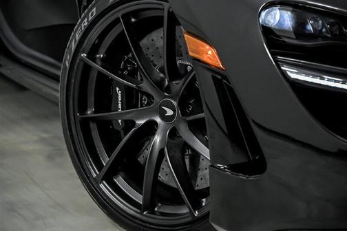 2020 McLaren 720S Base