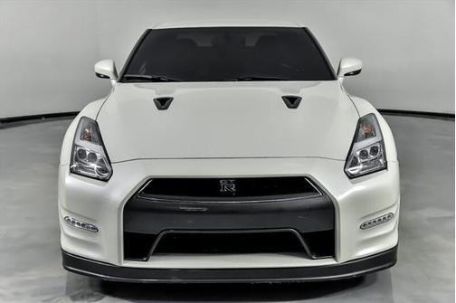 2014 Nissan GT-R Premium