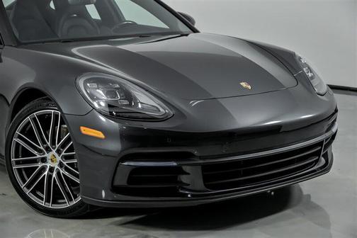 2017 Porsche Panamera 4