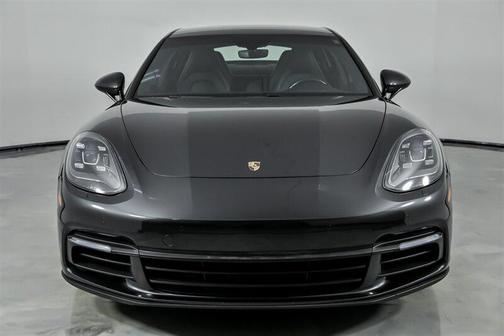 2017 Porsche Panamera 4
