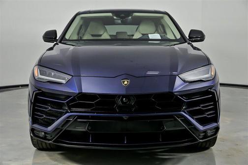2021 Lamborghini Urus 