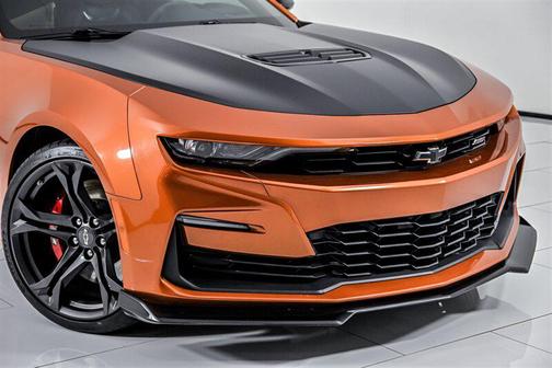 Vivid Orange Metallic 2022 Chevrolet Camaro 1SS