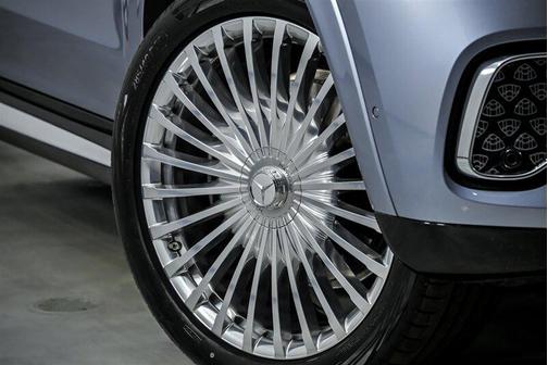 2025 Mercedes-Benz Maybach GLS 600 4MATIC
