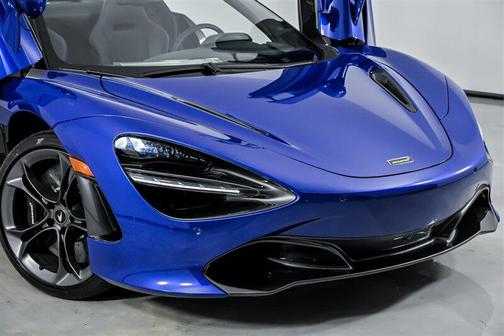 2022 McLaren 720S Base