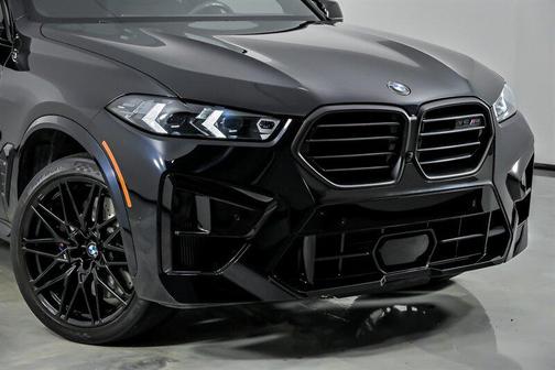 Carbon Black Metallic 2024 BMW X5 M Base