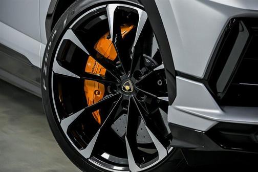 Silver 2023 Lamborghini Urus S