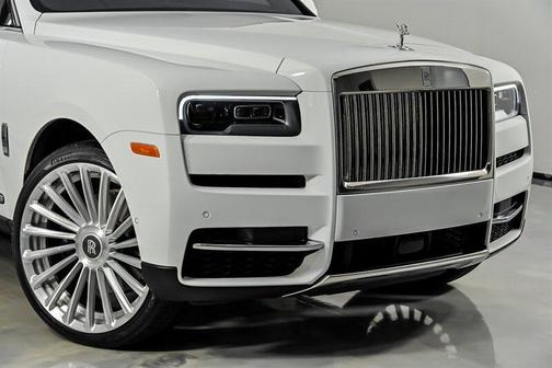 Arctic White 2021 Rolls-Royce Cullinan