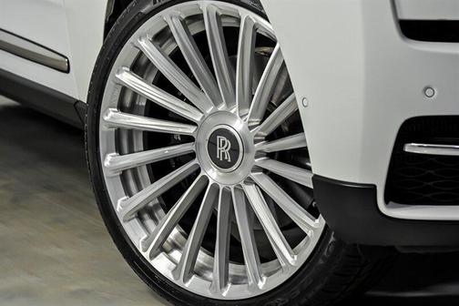 Arctic White 2021 Rolls-Royce Cullinan
