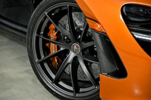 2018 McLaren 720S Base