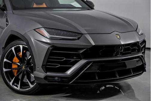 2021 Lamborghini Urus 