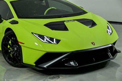 2023 Lamborghini Huracan STO Coupe