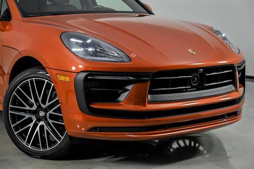 Papaya Metallic 2023 Porsche Macan Macan