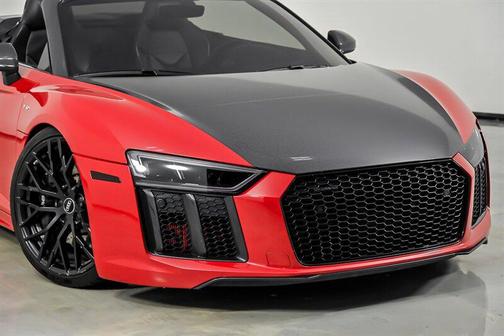 Dynamite Red 2017 Audi R8 5.2 V10