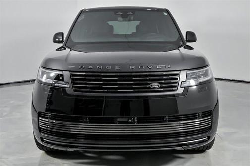 2024 Land Rover Range Rover P615 SV