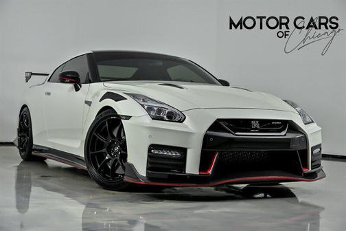 2020 Nissan GT-R NISMO Dual-clutch 6-Speed Transmission