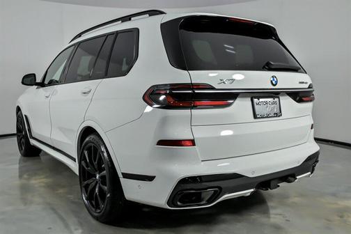 Alpine White 2023 BMW X7 xDrive40i
