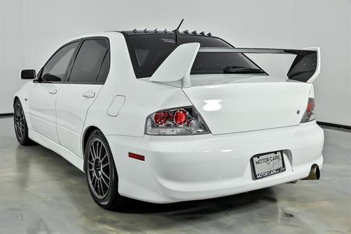 Wicked White 2005 Mitsubishi Lancer Evolution MR