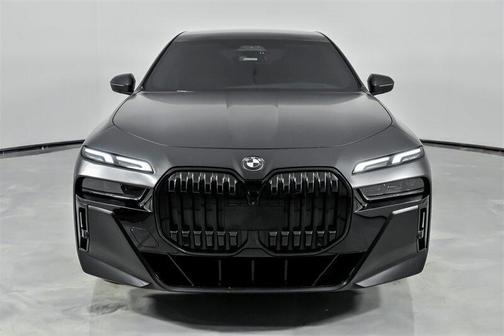 2023 BMW 740 i