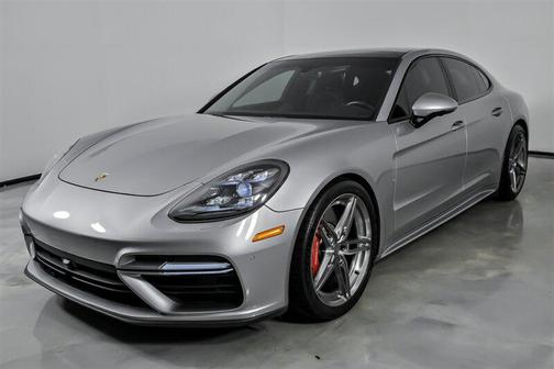 2017 Porsche Panamera Turbo