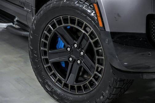2022 Land Rover Defender 110 V8