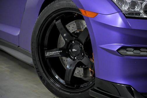 Pearl White Tricoat 2024 Nissan GT-R Premium Dual-clutch 6-Speed Transmission