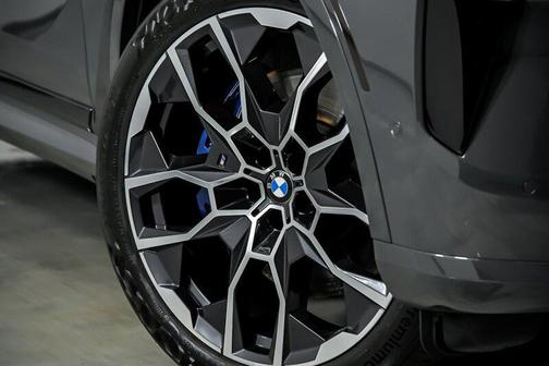 Dravit Grey Metallic 2024 BMW X7 M60i