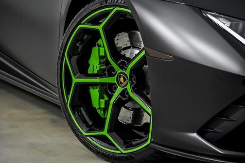 Nero Noctis 2022 Lamborghini Huracan EVO Spyder RWD