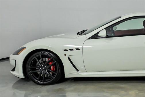 Bianco Eldorado 2012 Maserati GranTurismo MC