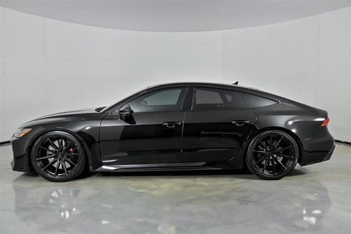 Mythos Black Metallic 2021 Audi RS 7 4.0T