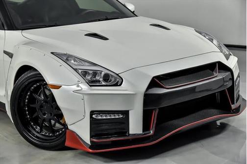 2015 Nissan GT-R Black Edition