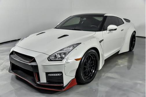 2015 Nissan GT-R Black Edition