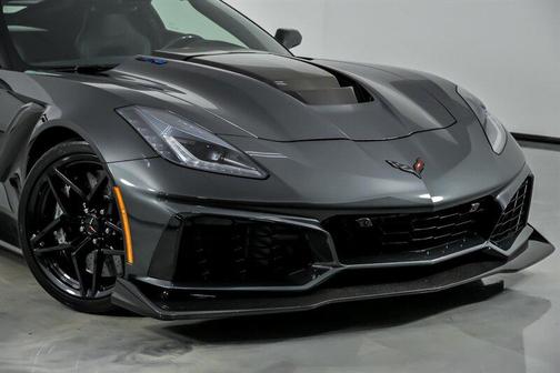 Watkins Glen Gray Metallic 2019 Chevrolet Corvette ZR1