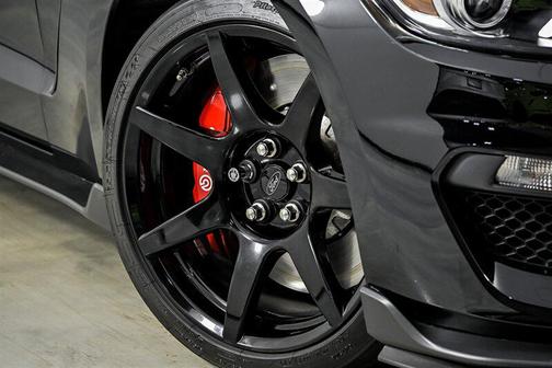 Shadow Black 2019 Ford Shelby GT350R Base