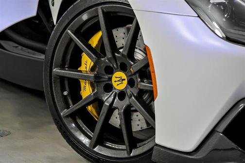 Bianco Audace 2022 Maserati MC20