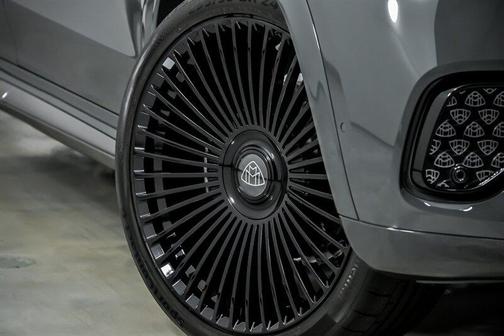MANUFAKTUR Silicon Grey 2026 Mercedes-Benz Maybach GLS 600 4MATIC