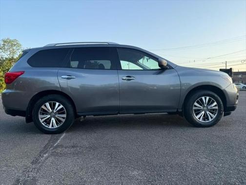 2020 Nissan Pathfinder S 4WD